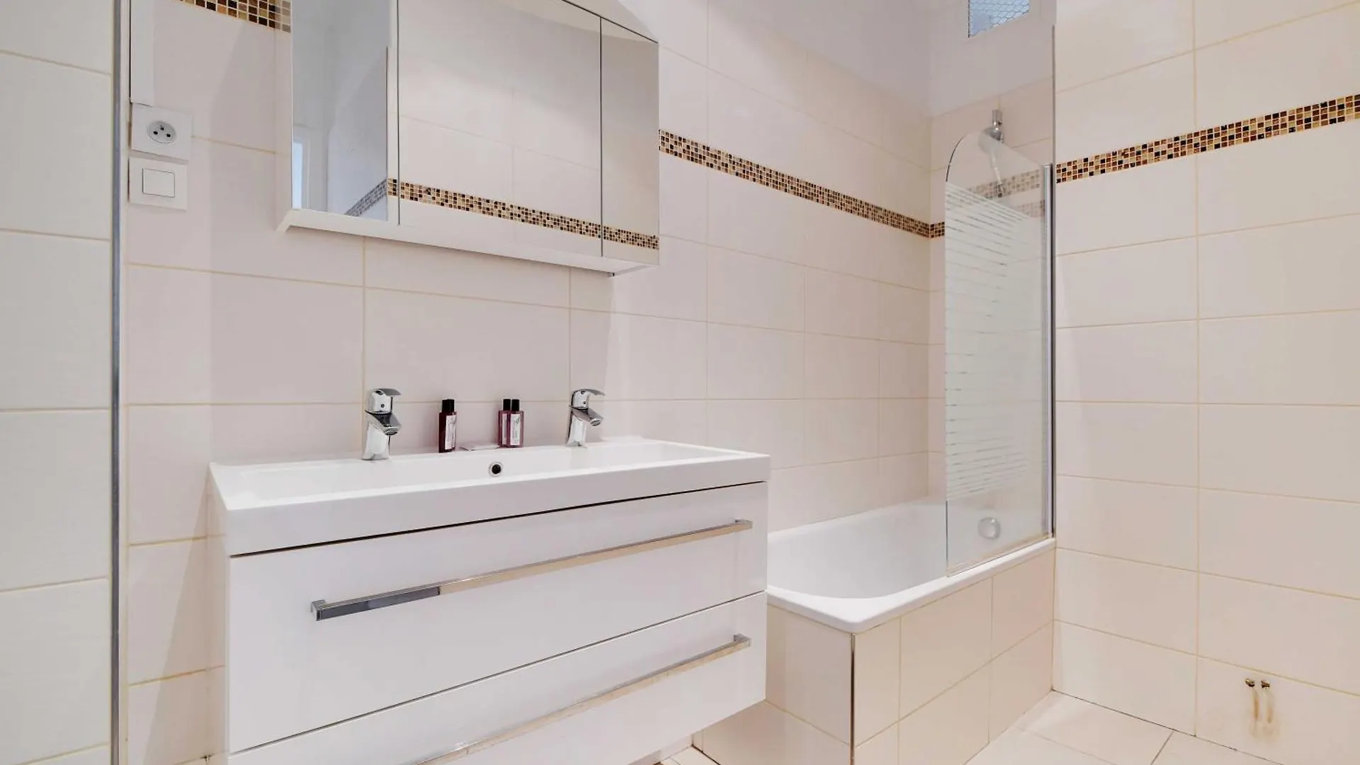 Elegant And Modern 3bd 6p - Eiffel Tower Apartment *